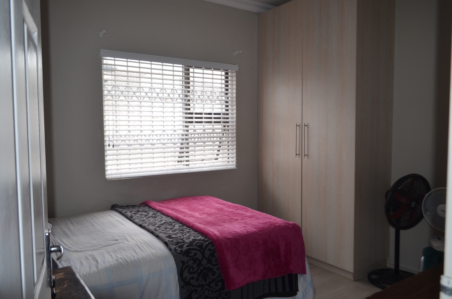 To Let 3 Bedroom Property for Rent in Rouxville Western Cape